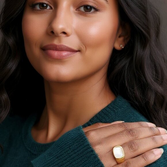 🆕️Elegant 18K Gold Plated  Stainless Steel Fashion Chunky Shell Statement Ring - Picture 7 of 9